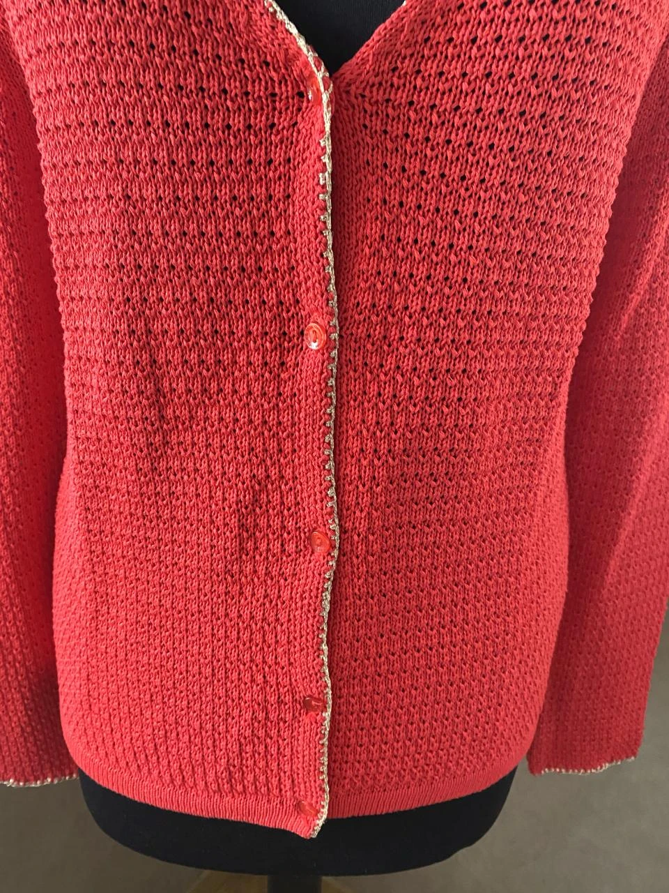 Grace & Mila rood gebreide cardigan maat 36 met opengewerkte steken, florale kant & gouden rand – photo 2